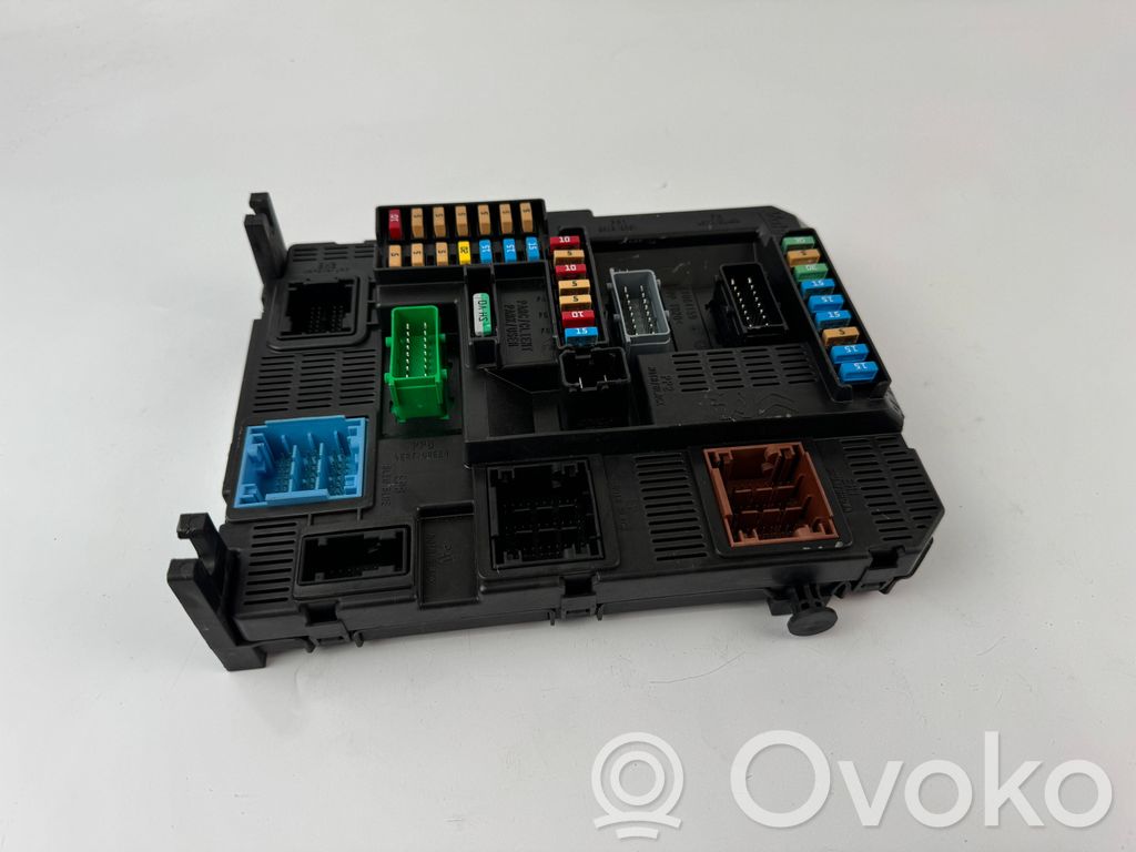 Peugeot 208 I Fuse module 