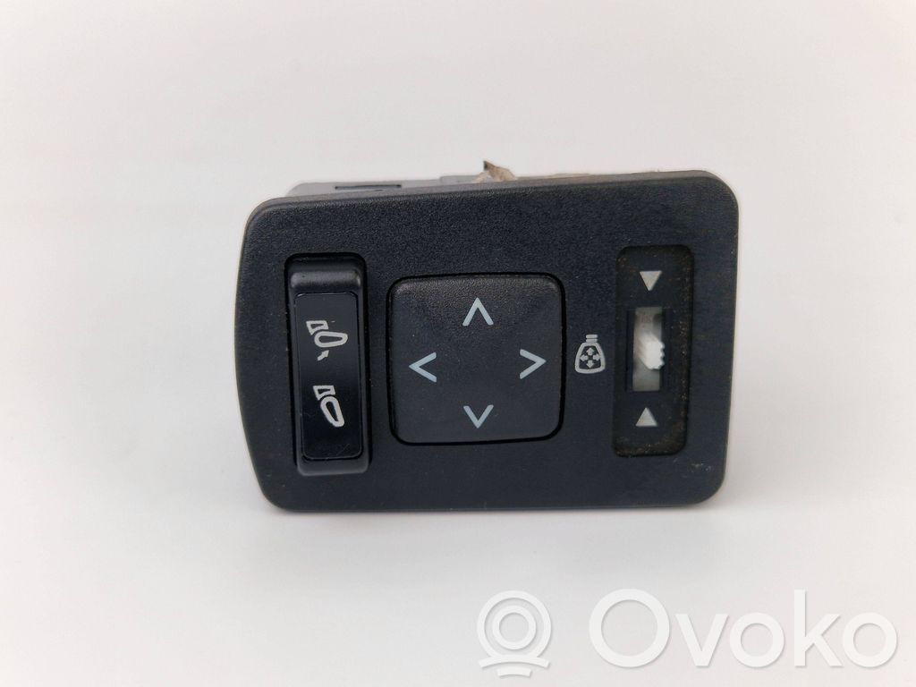 Wing mirror switch   C063