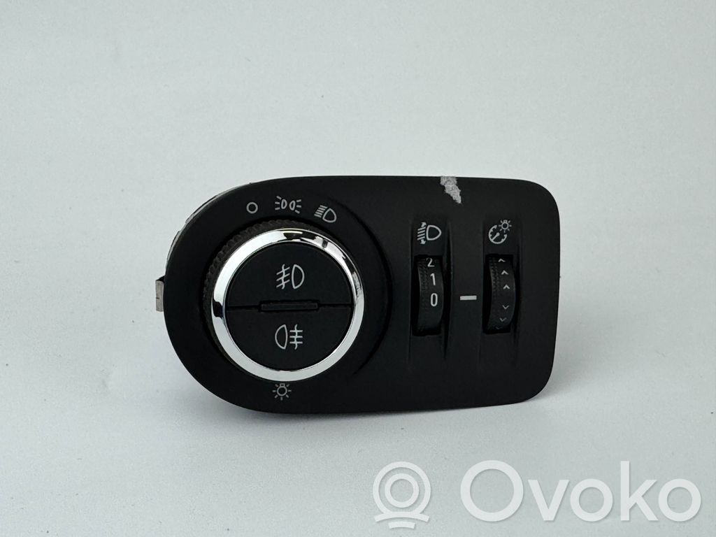 Opel Zafira C Light switch 