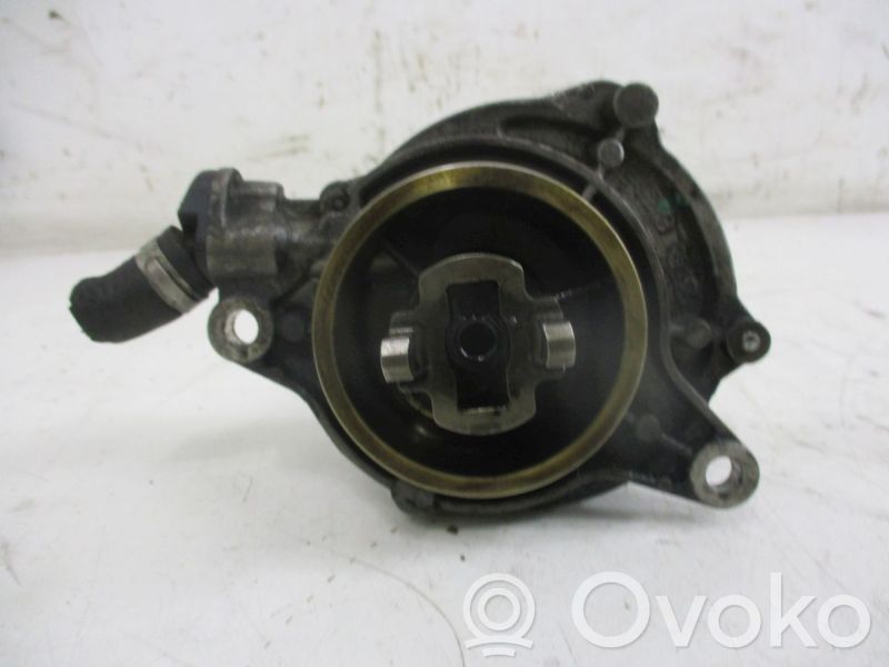 BMW 7 E65 E66 Vacuum pump 