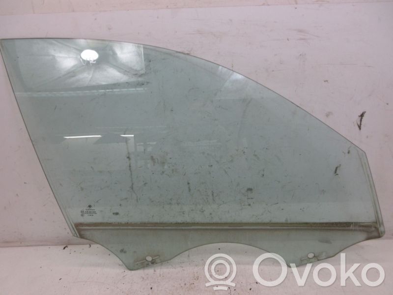Front triangle window/glass   7060264,7060264