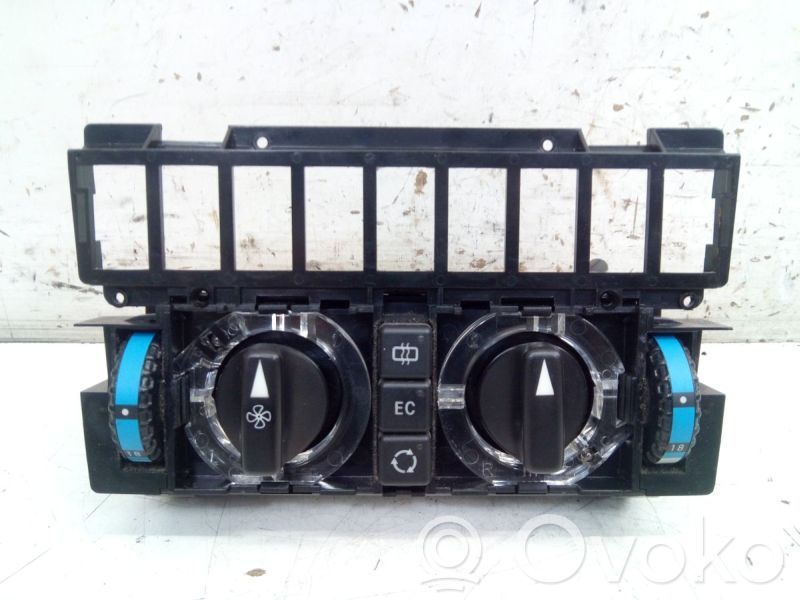 Mercedes-Benz E W124 Panel klimatyzacji 