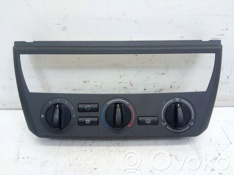 BMW X3 E83 Climate control unit 