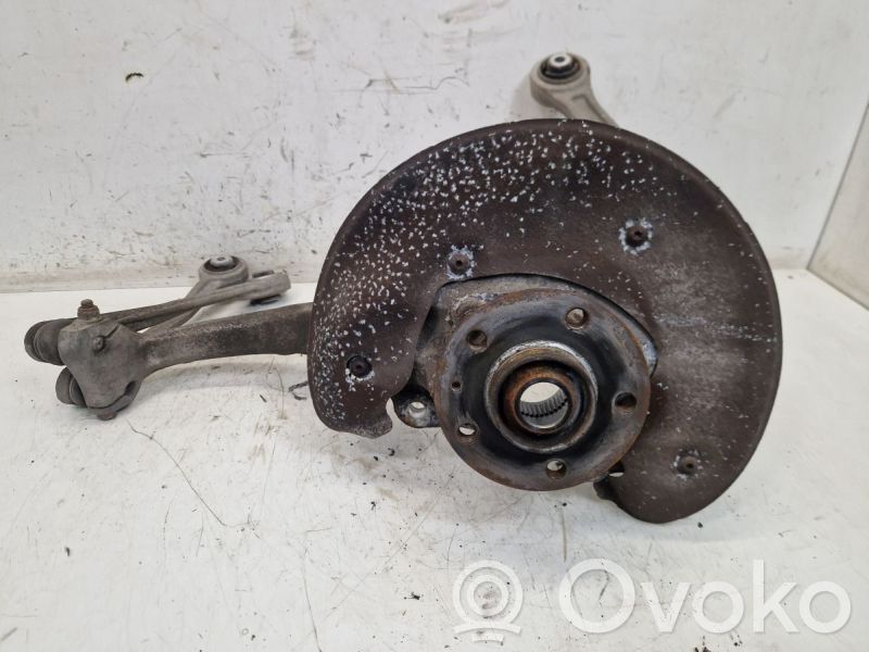 Fusée d'essieu de moyeu de la roue avant   8K0407254R,8K0407254T,8K0407254R,8K0407254T