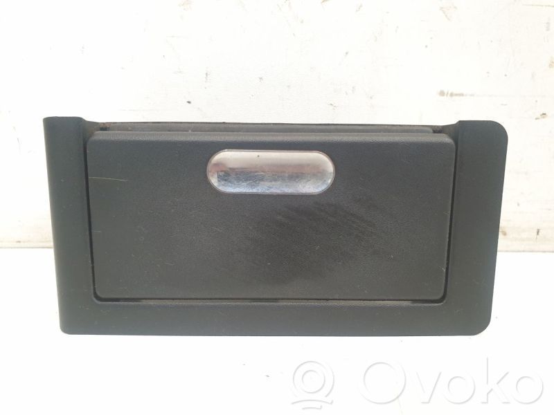 Ashtray (front)   8144796,8144796