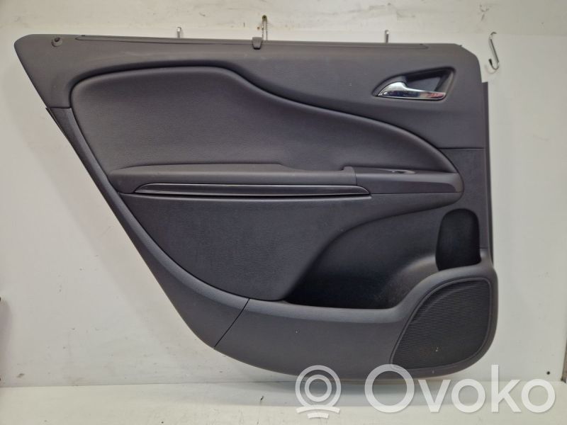 Opel Zafira C Poszycie drzwi tylnych 