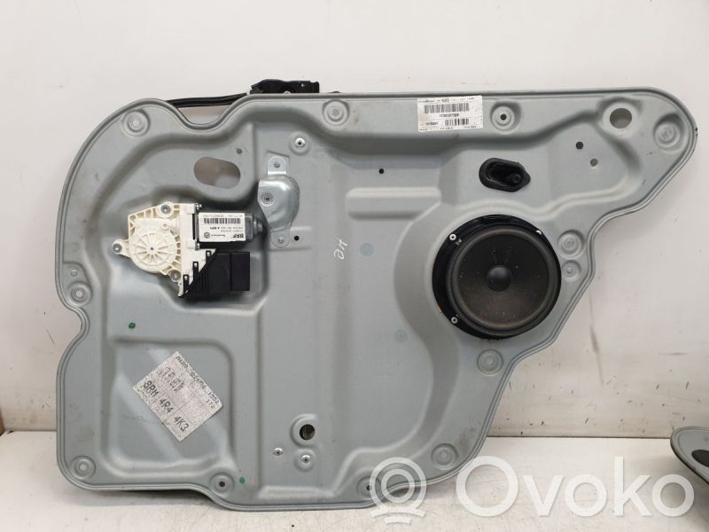 Volkswagen Touran I Alzacristalli manuale della portiera posteriore