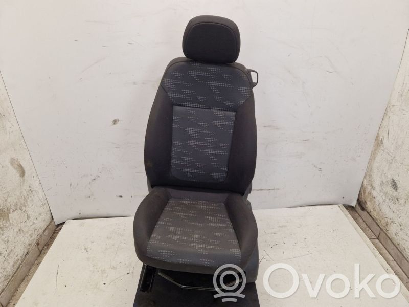 Opel Corsa D Sedile anteriore del conducente
