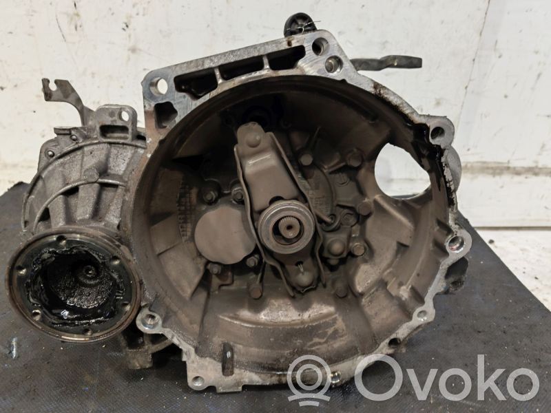 Volkswagen Golf VI Caja de cambios manual de 5 velocidades