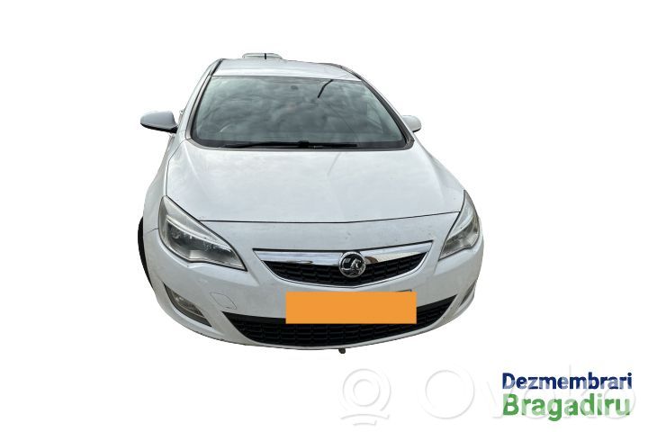 Opel Astra J Pluskaapeli (akku) 