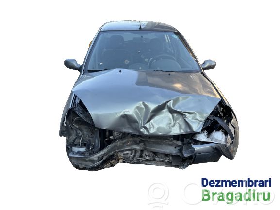 Renault Clio II Etuoven pidätin 