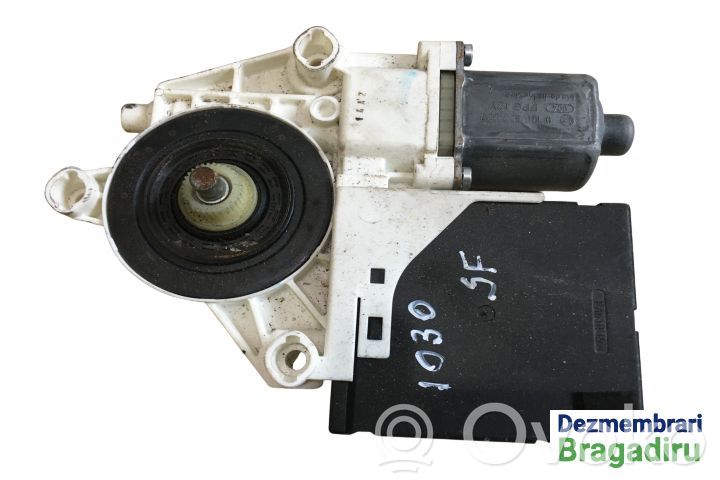 Volkswagen Golf VI Silnik regulatora szyby drzwi przednich 