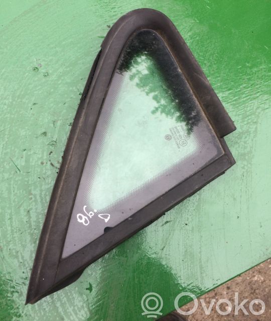 Volkswagen Golf Plus Front triangle window/glass 