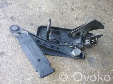 Volkswagen Phaeton Rygiel / Zaczep zamka pokrywy przedniej / maski silnika 