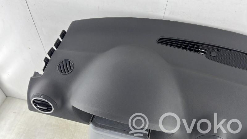 Audi A3 S3 8P Kojelauta 