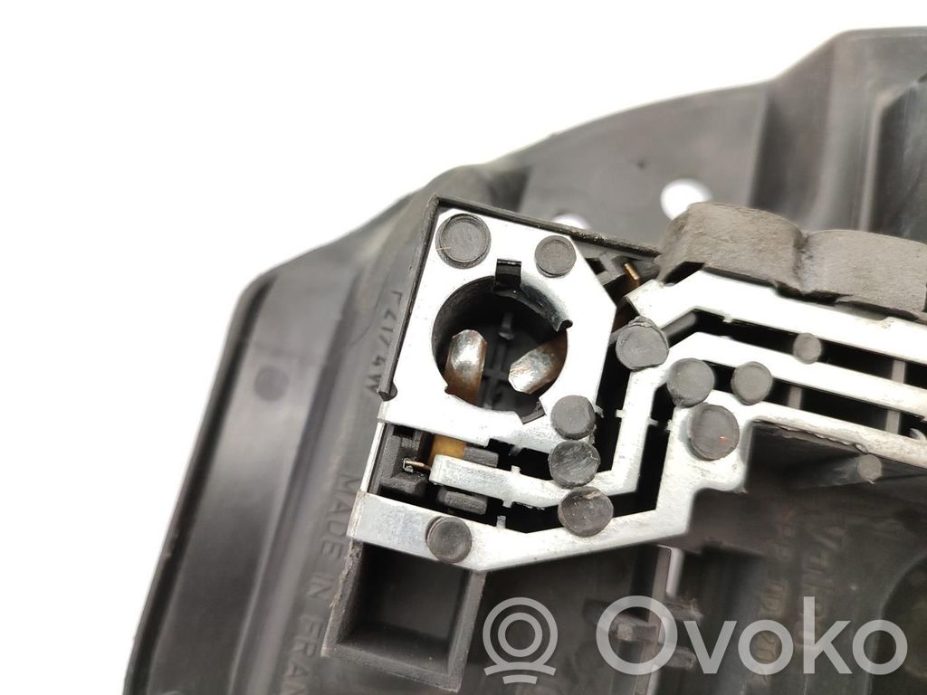 Citroen C5 Tail light bulb cover holder 