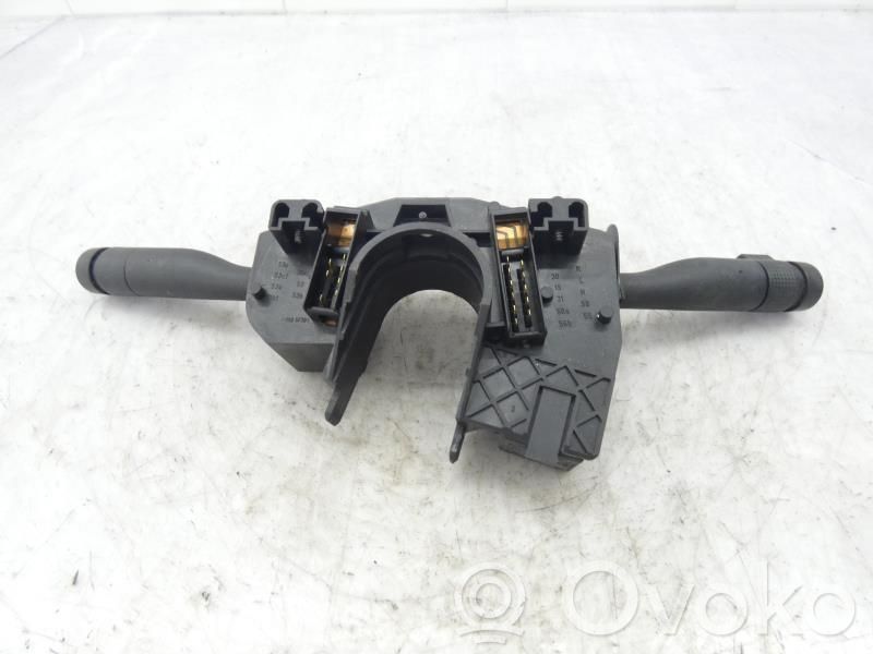 Ford Courier Pyyhkimen/suuntavilkun vipukytkin 