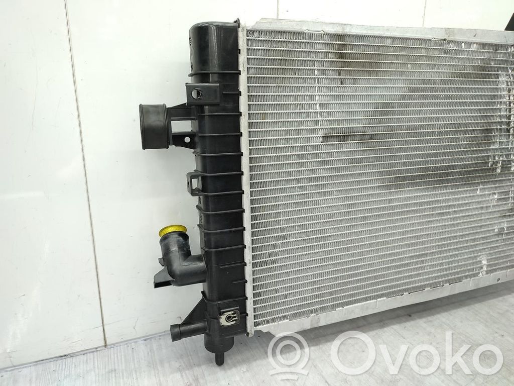 Opel Astra H Radiator lichid răcire 