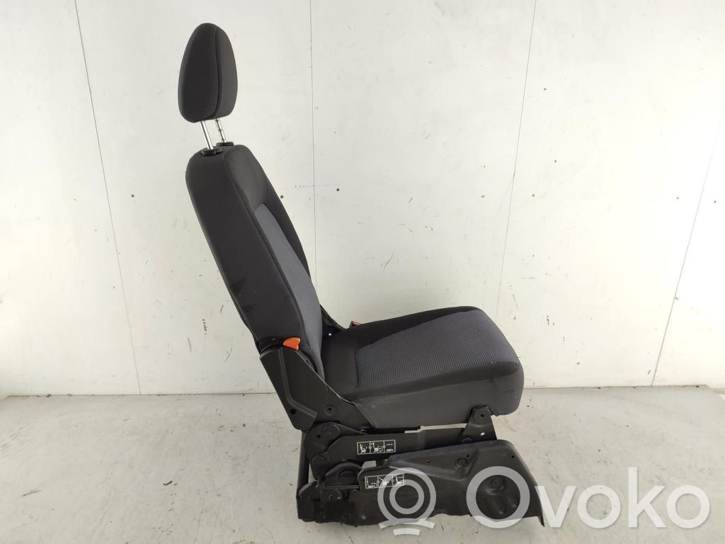 Peugeot Bipper Etumatkustajan istuin 