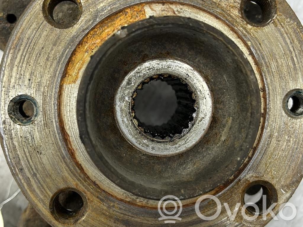 Renault Clio I Cubo de rueda delantera 
