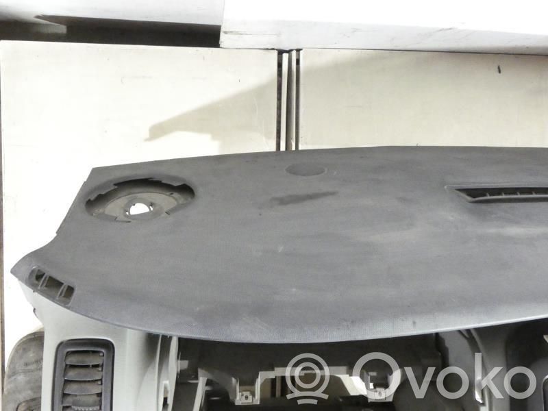 Renault Trafic II (X83) Панель 