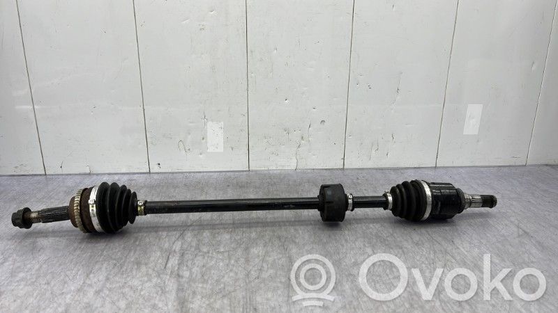 Toyota Yaris Półoś przednia 
