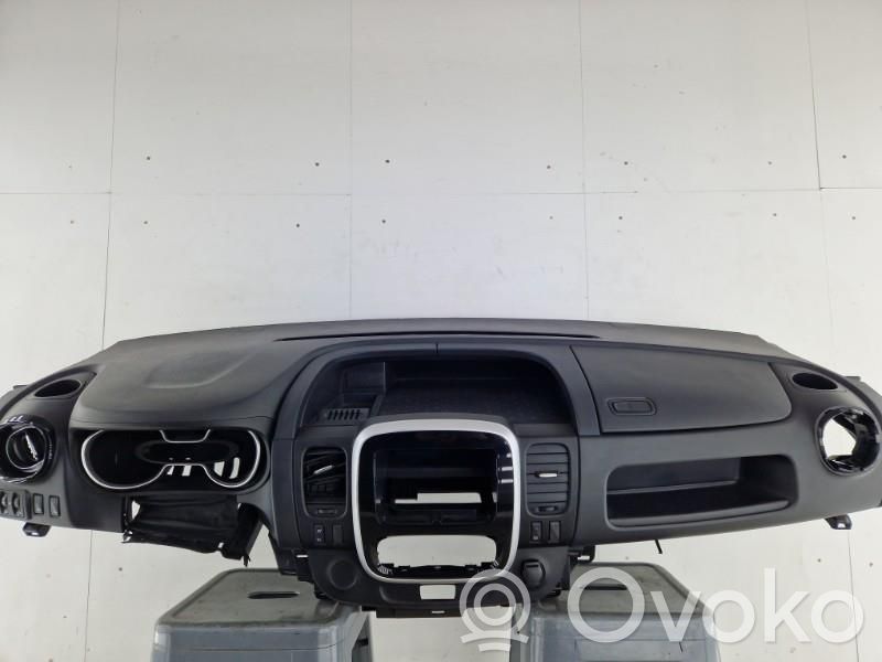 Renault Trafic III (X82) Panelis 