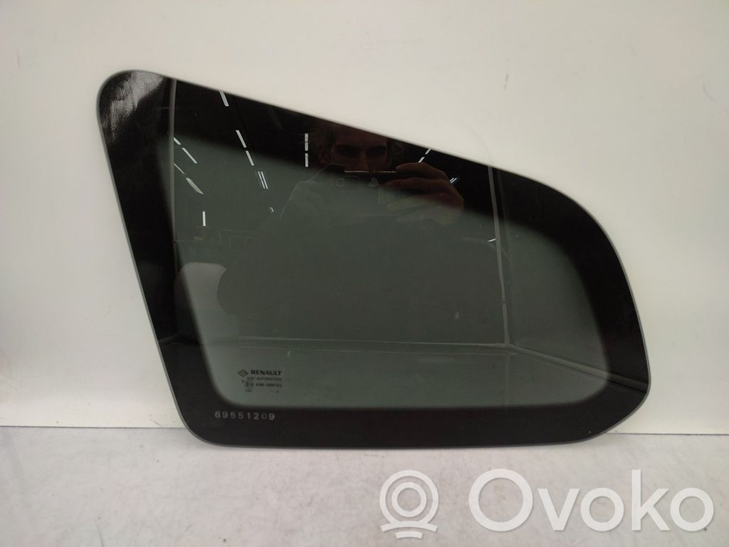 Dacia Duster II Rear side window 