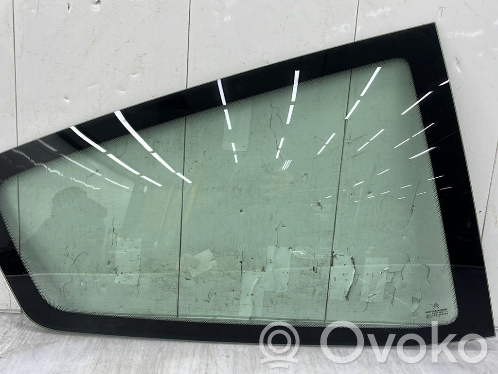 Citroen C2 Rear side window 