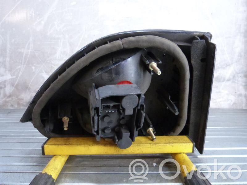 Renault Megane I Luci posteriori del portellone del bagagliaio 