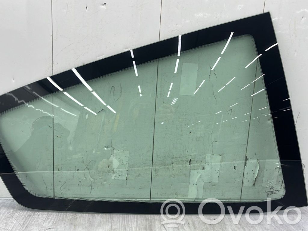 Citroen C2 Rear side window 