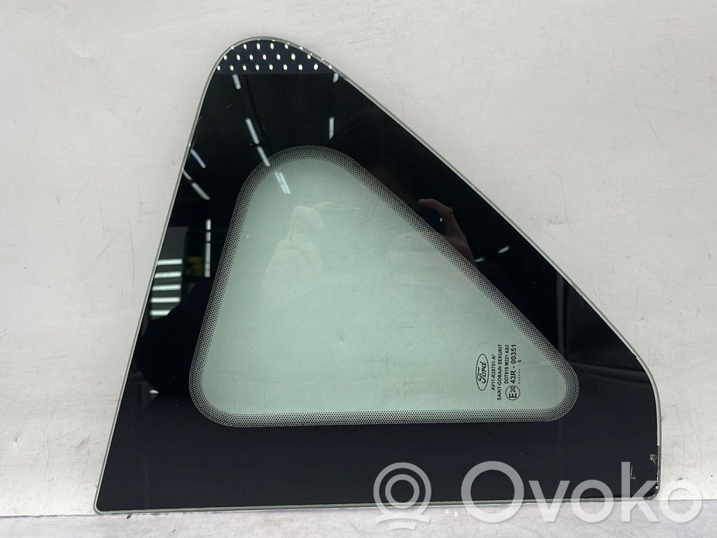 Rear side window   1752601