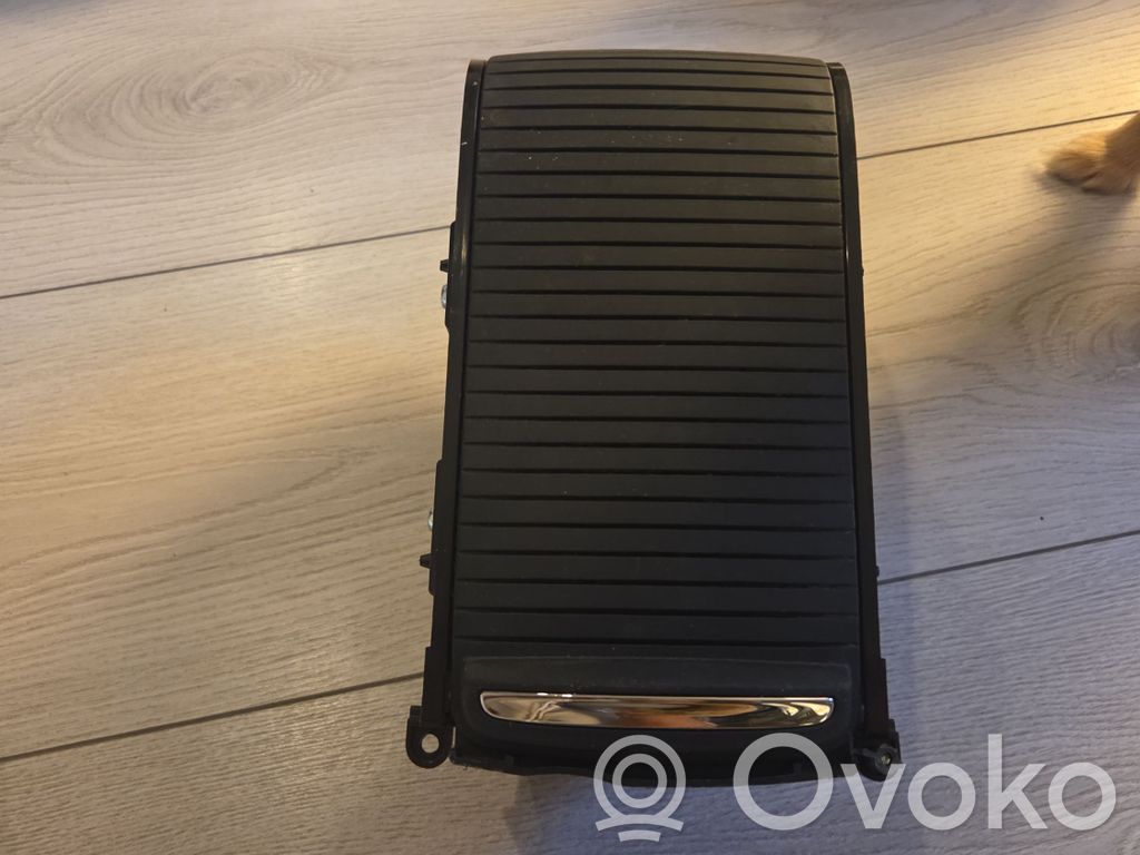 Opel Mokka X Glove box central console 