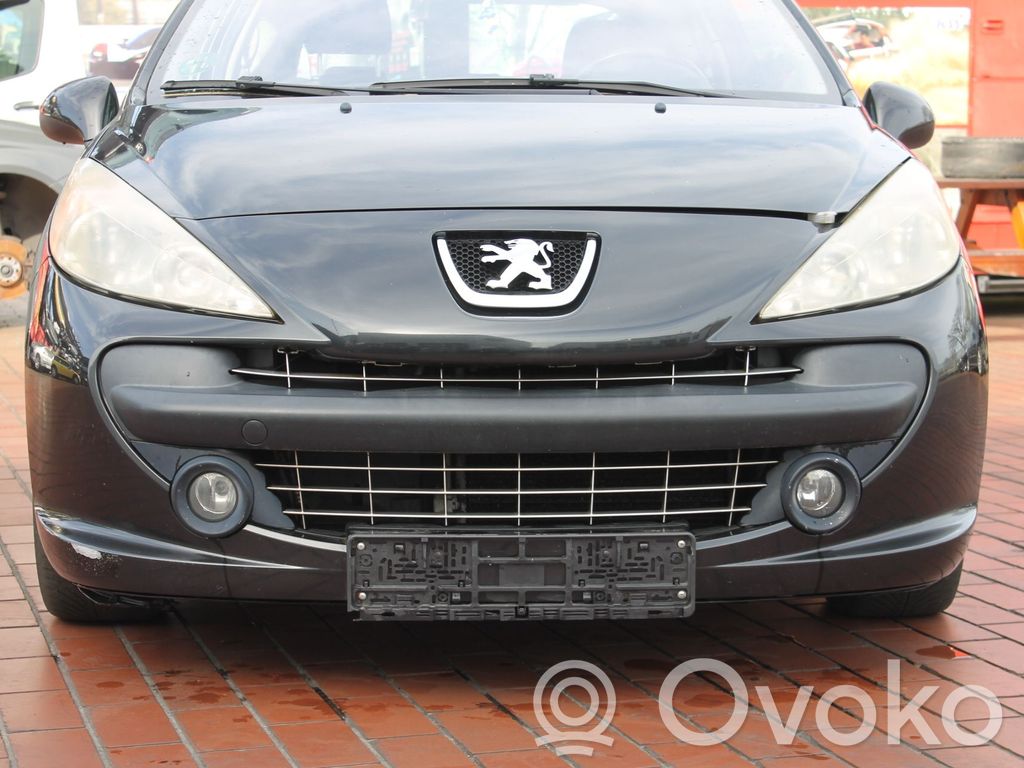 Peugeot 207 Parachoques delantero 