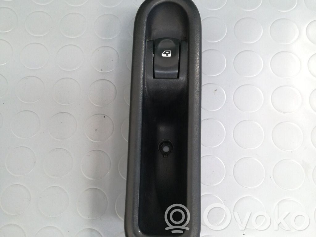 Interruptor del elevalunas eléctrico   8200294357,8200294357