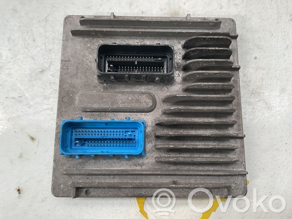 Moottorin ohjainlaite/moduuli   12668099,12668099