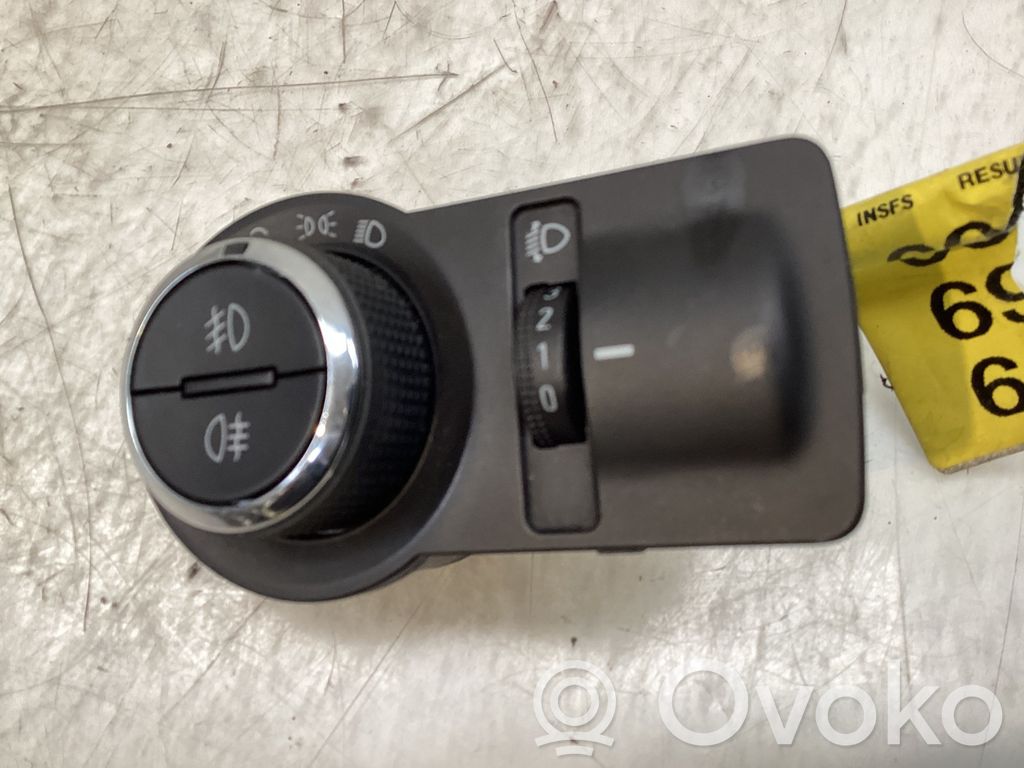 Chevrolet Aveo Headlight level height control switch 