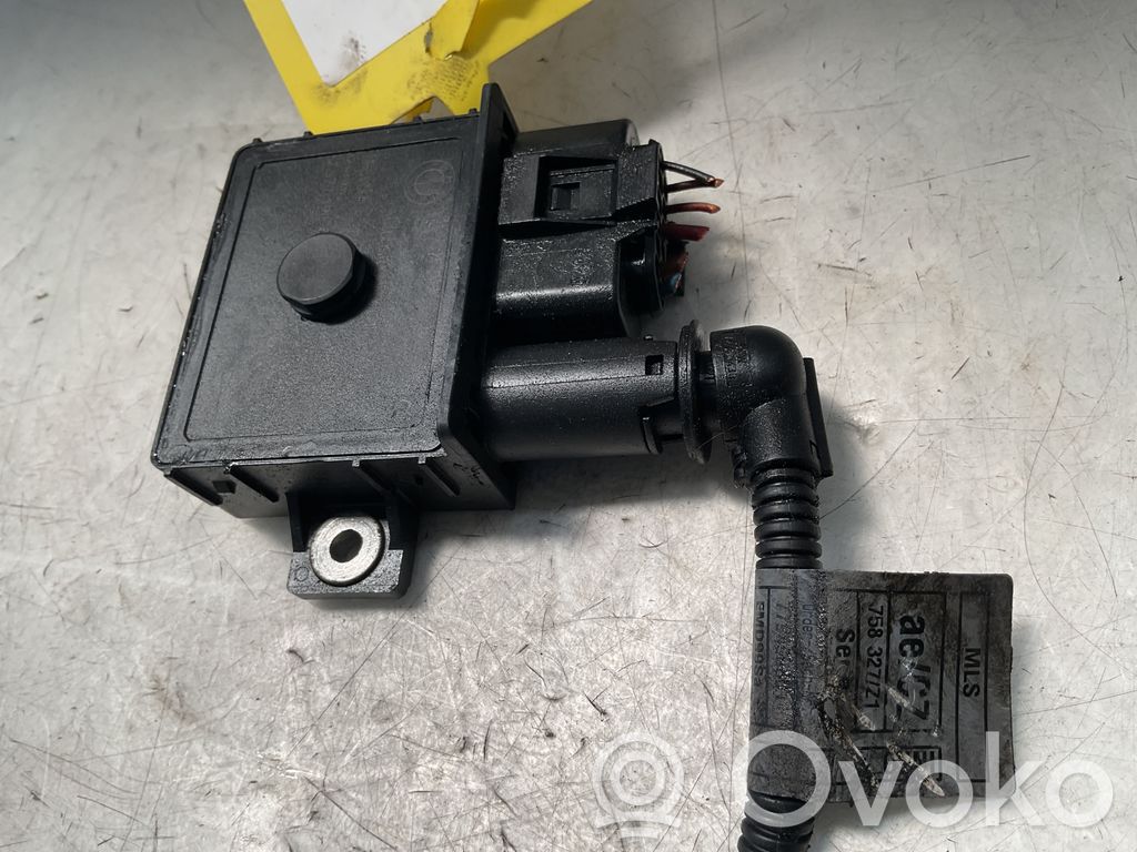 BMW 3 E90 E91 Glow plug pre-heat relay 