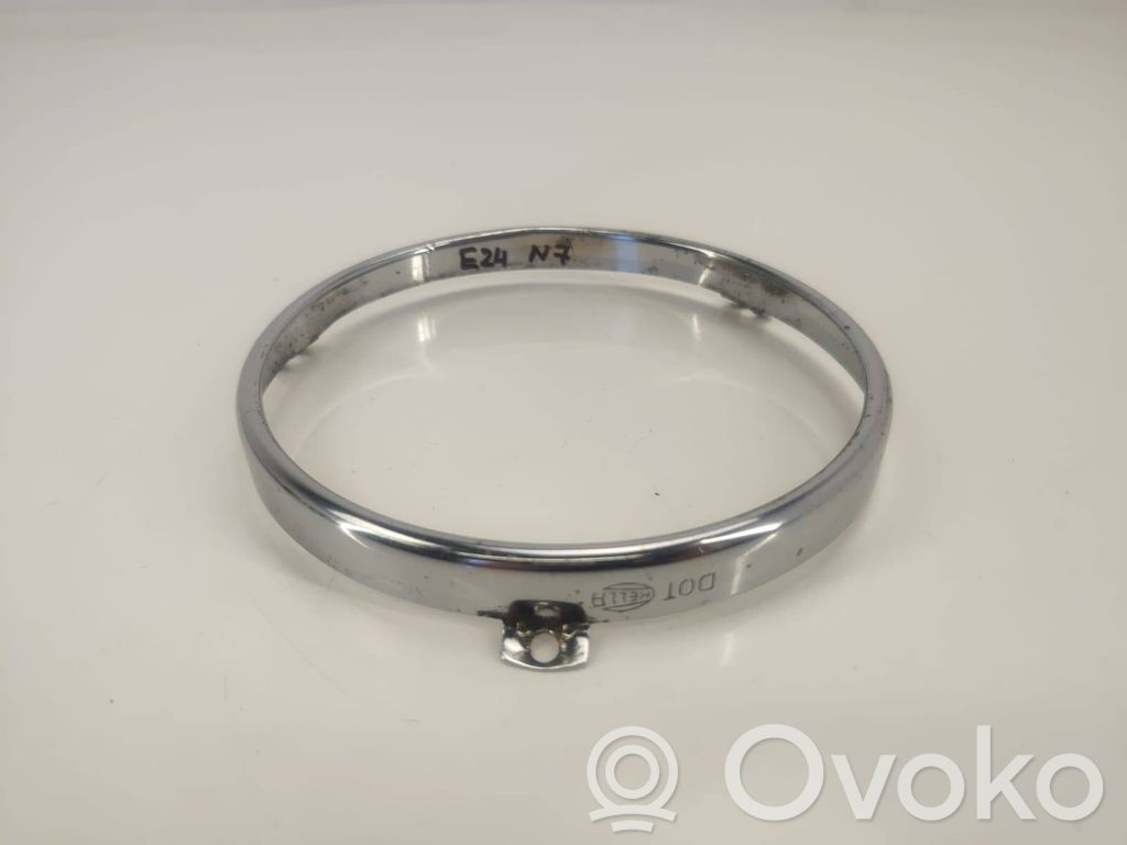 BMW 6 E24 Moulure sous phares 