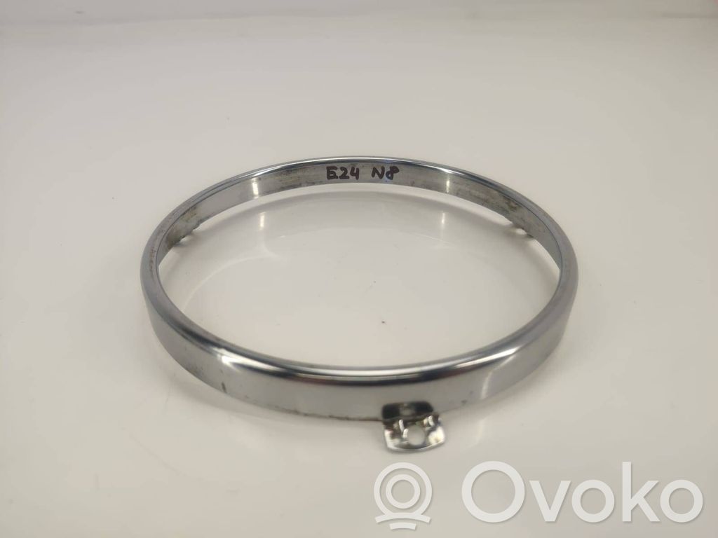 BMW 6 E24 Moulure sous phares 