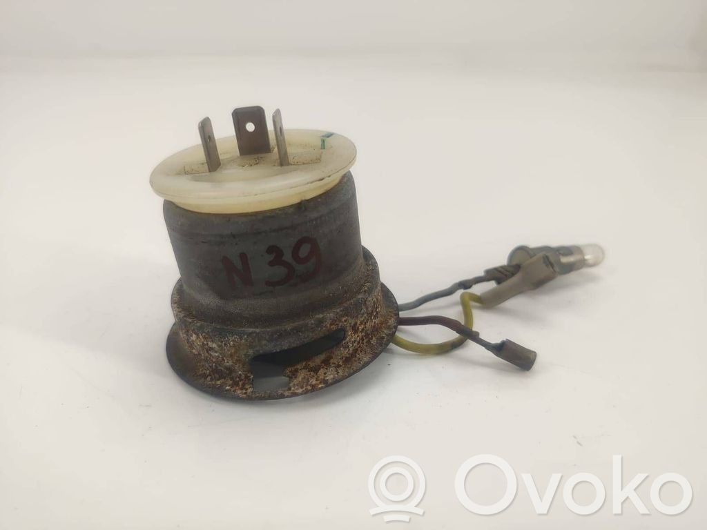 Deckel Abdeckung Scheinwerfer   63121373321