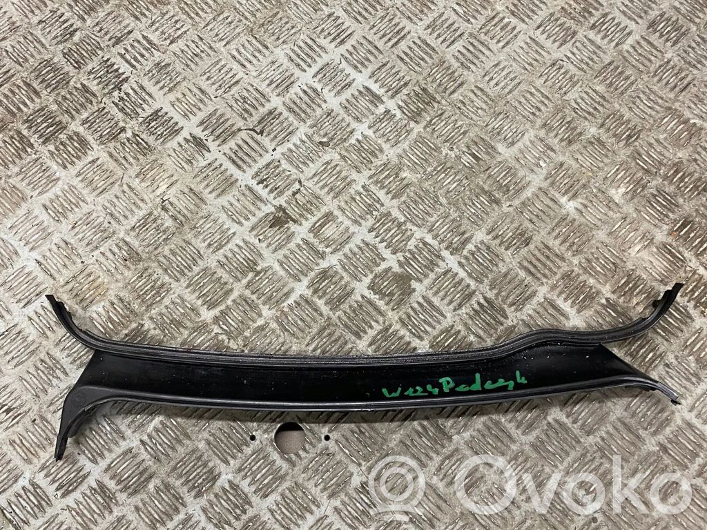 Mercedes-Benz E W124 Pyyhinkoneiston lista 