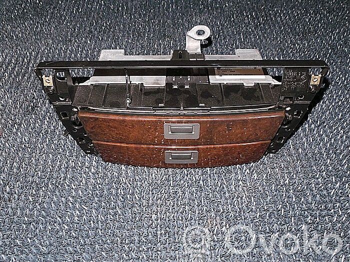 Glove box   51458261060