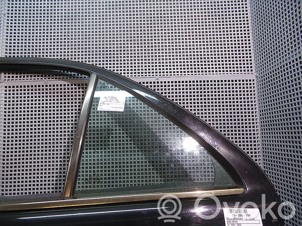 Mercedes-Benz E W210 Luna de la puerta trasera 