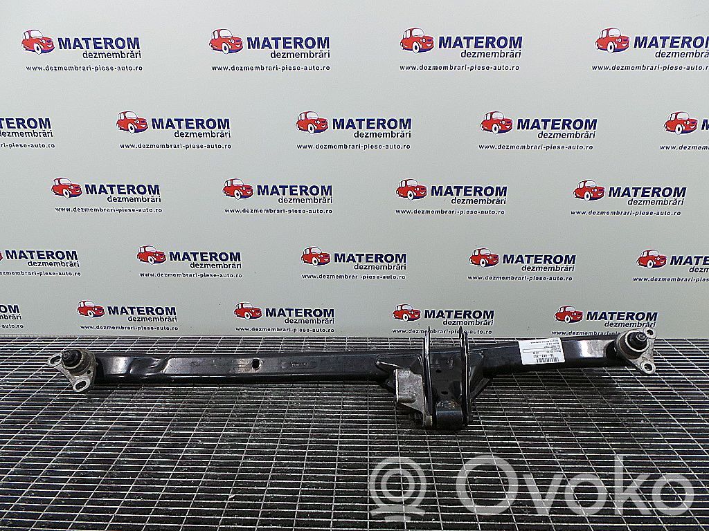 Volvo XC90 Engine mount bracket 