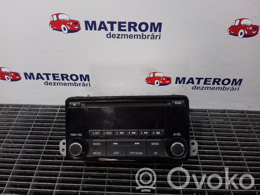Radio / CD-Player / DVD-Player / Navigation   8701A562