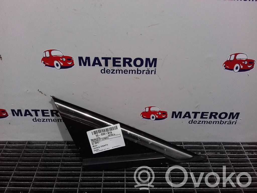 Opel Astra K Windshield trim 