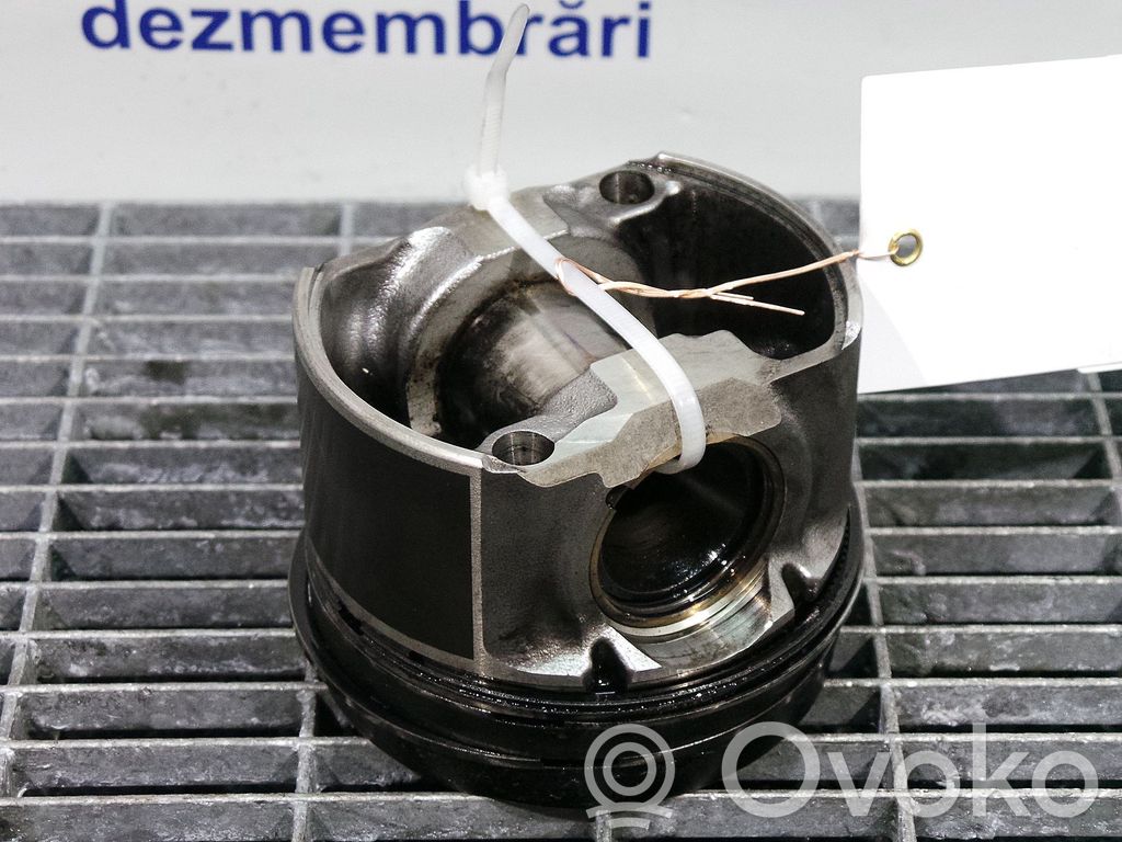 Piston   30100AA970