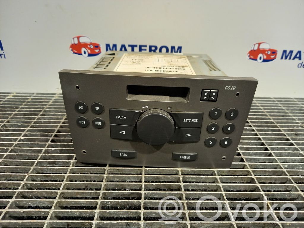 Opel Vivaro Radio/CD/DVD/GPS head unit 