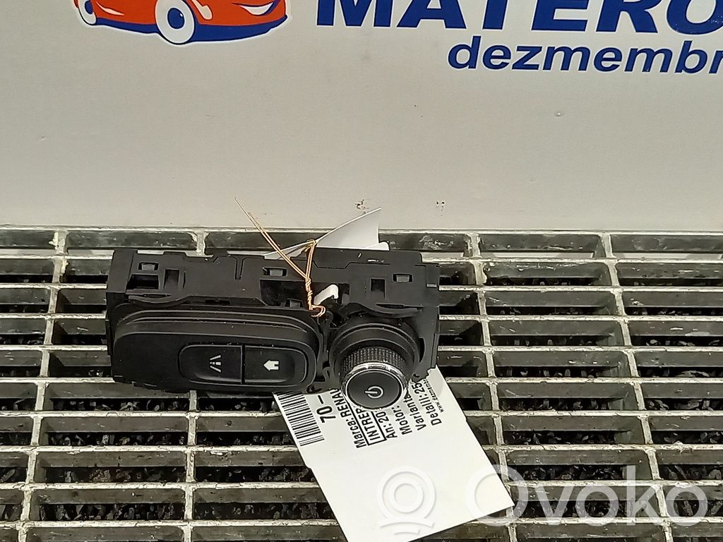 Head unit multimedia control   253B05623R